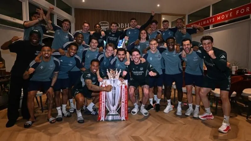 Arsenal thuộc nhóm câu lạc bộ giàu thành tích nhất nước Anh khi tính toàn bộ lịch sử hạng đấu cao nhất.
