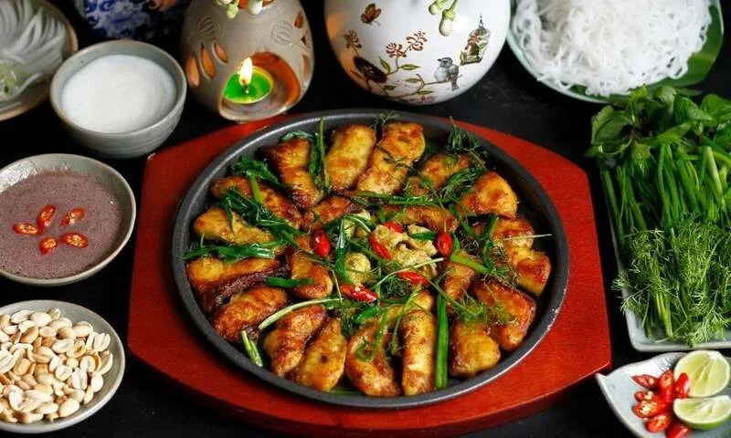 Hương vị cá thơm nghệ, riềng, thì là tạo nên nét riêng của chả cá Lã Vọng